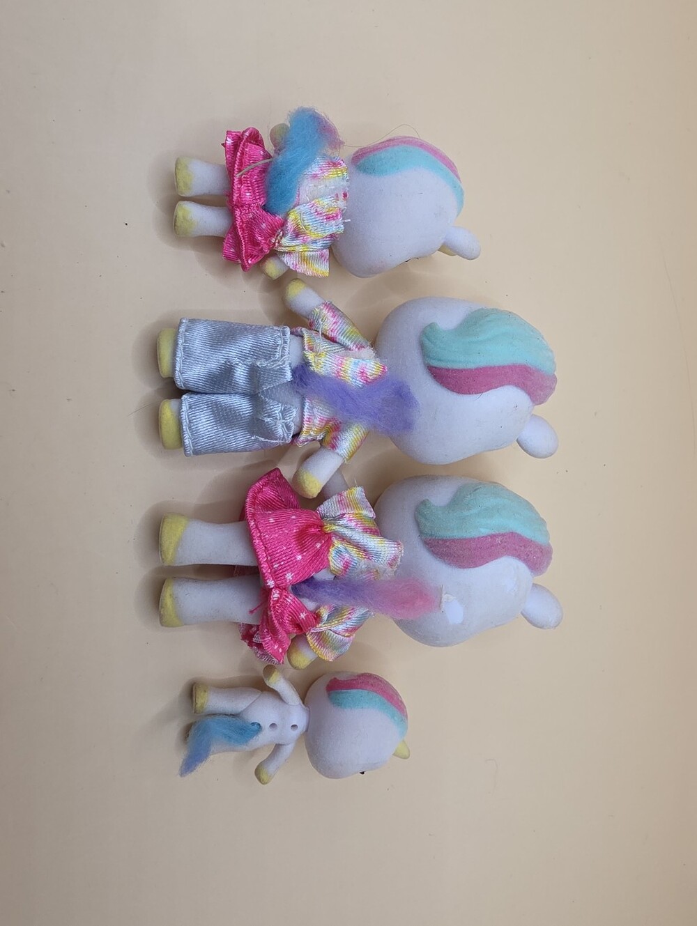 Honey Bee Acres Rainbow Ridge The Daydreamers Unicorn Family - Picture 2 of 3
